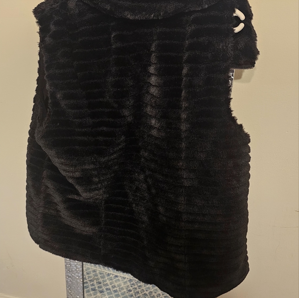Calvin Vest - Picture 1 of 4